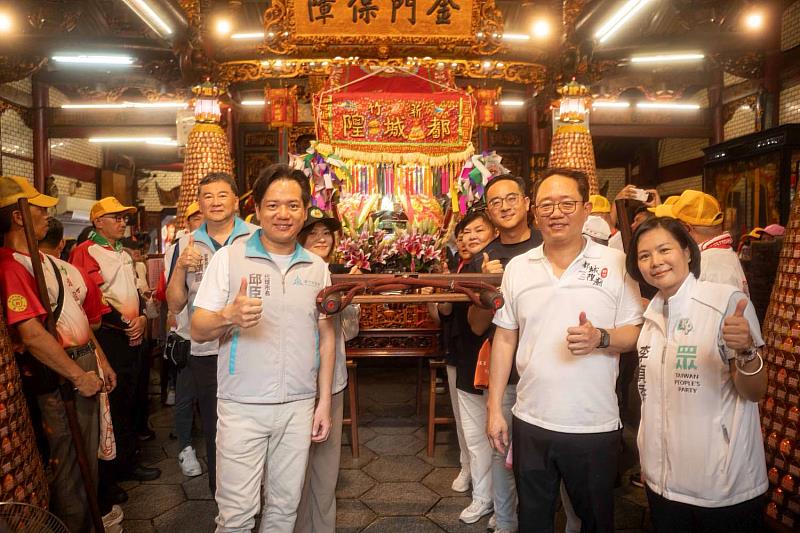「2025竹塹中元城隍祭」-遶境賑孤，起駕儀式貴賓合影。