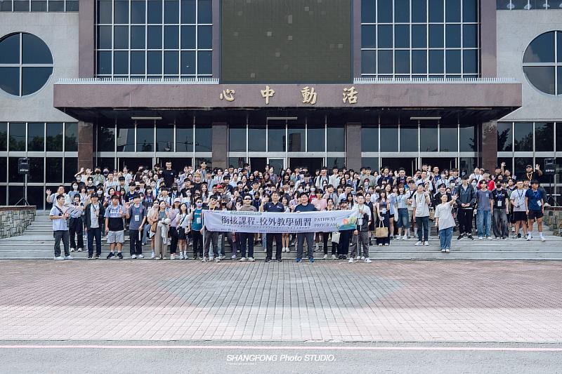 圖2、大學校園體驗營活動