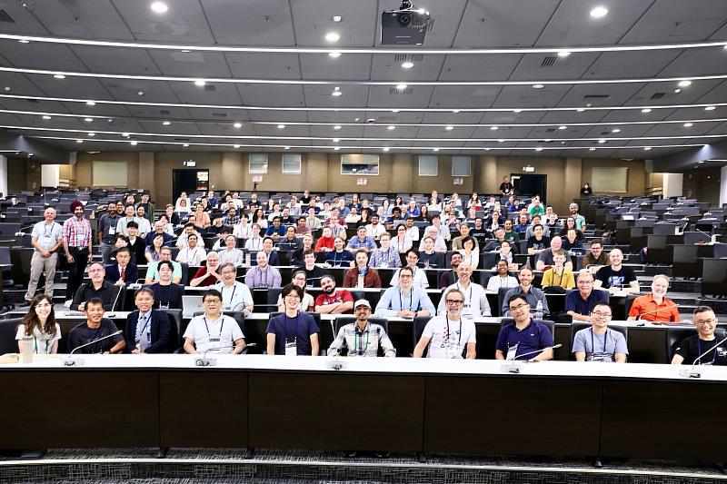 Initial Stages 2025 國際會議吸引近兩百位來自世界各地的科學家、年輕研究人員與學生齊聚一堂,共同交流高能量核子物理最新進展。照片主辦單位提供
