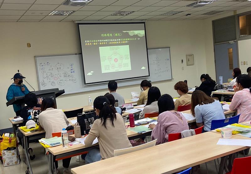 金融系歐陽豪副教授為學員授課