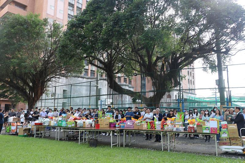 和風廣場「動物慰靈祭」行禮。