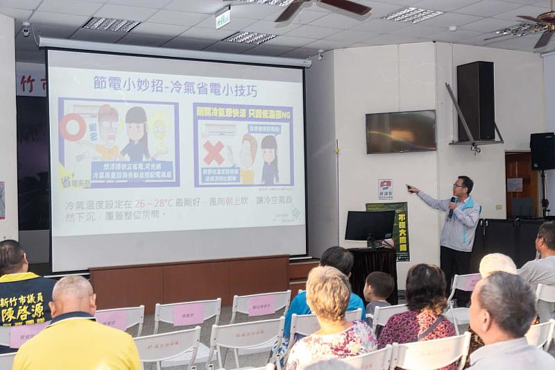 環保局長江盛任號召市民一起節能減碳、守護地球。