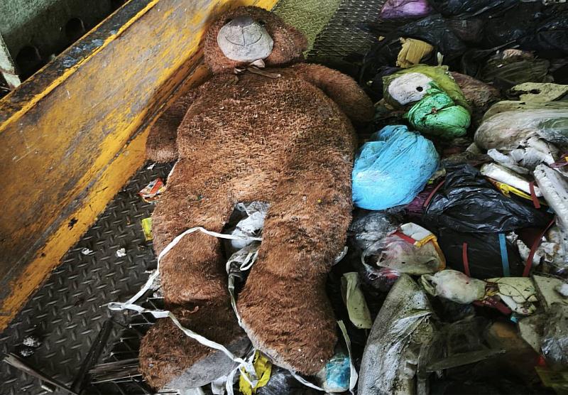 大型廢棄物排出有管道 臺東環保局：棉被、枕頭可以這樣「丟」