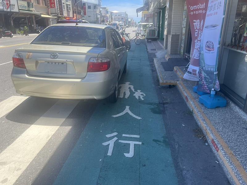 人行道違停太NG 臺東縣警察局加強取締 共同捍衛用路安全 還給行人安全通行走廊