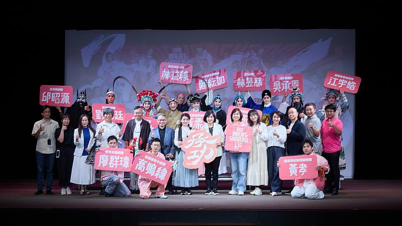 第9屆承功新秀舞台-新秀中心長官暨全體新秀大合照
