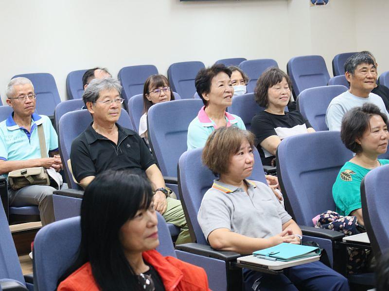 圖3.第三人生大學讓55歲以上民眾再次走進校園，圓一個大學夢!