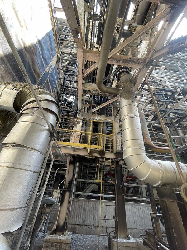 台電人員與相關工程團隊今(10)日赴興達電廠新2號機進行現場勘查,確認天然氣洩漏地點。