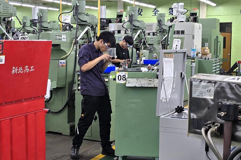 海大輪機系潘柏丞勇奪國際技能競賽「工業機械」國手資格