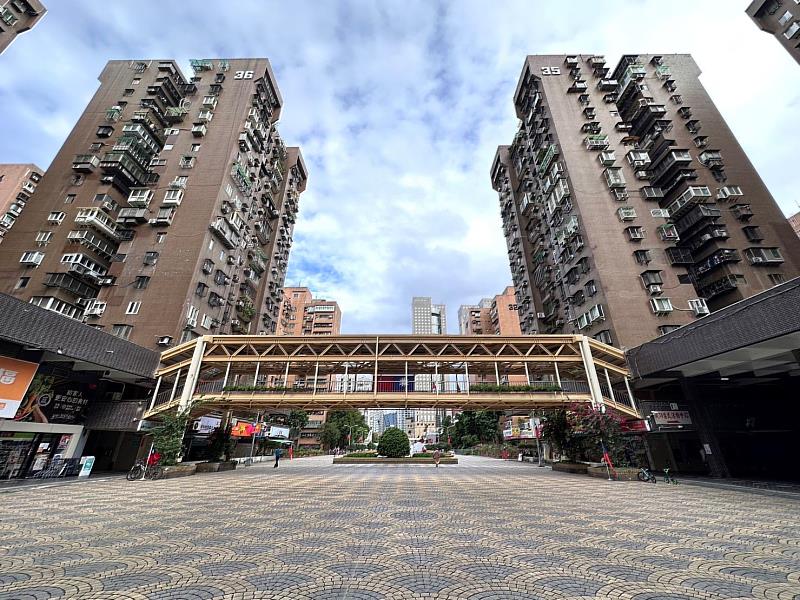 近一年台北市前十熱門交易住宅社區中，「成功國宅」因地段優勢、房價親民等優勢，位居第二。
