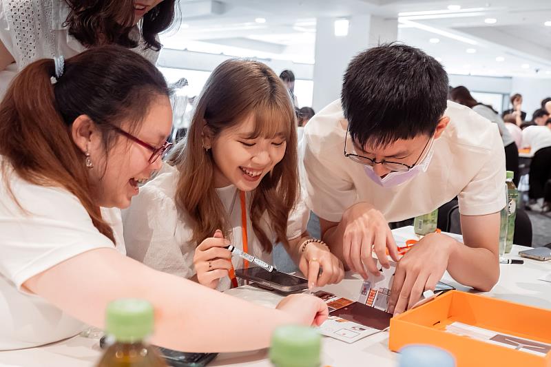 PwC Taiwan舉辦年度新任領組/資深專員培訓活動，結合AI工具應用，讓同仁更精準掌握溝通效能。