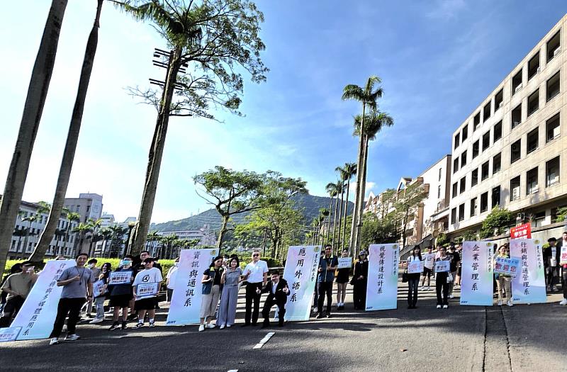黃榮鵬校長勉景文科大新生 致力成為國際跨領域人才5