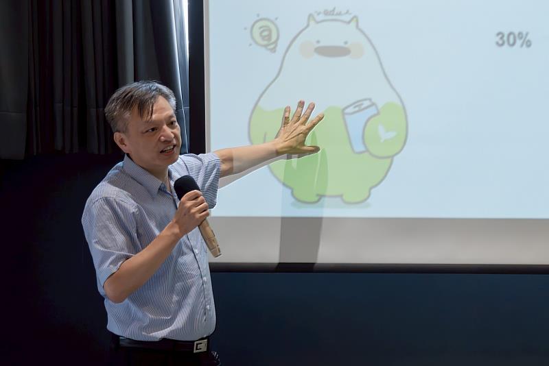 國立台北教育大學副校長劉遠楨說明數位學習成效