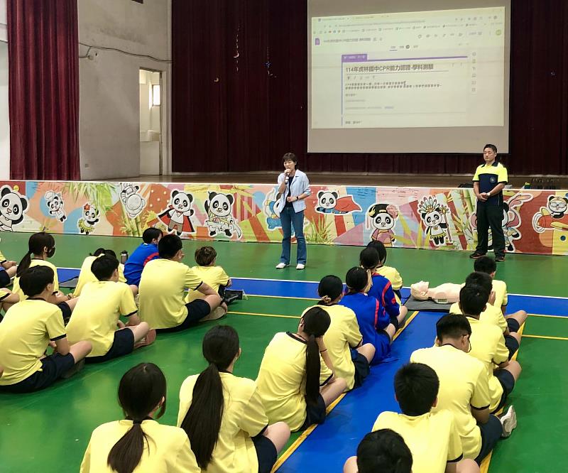 虎林國中涂靜娟校長致詞，鼓勵同學學習急救技術