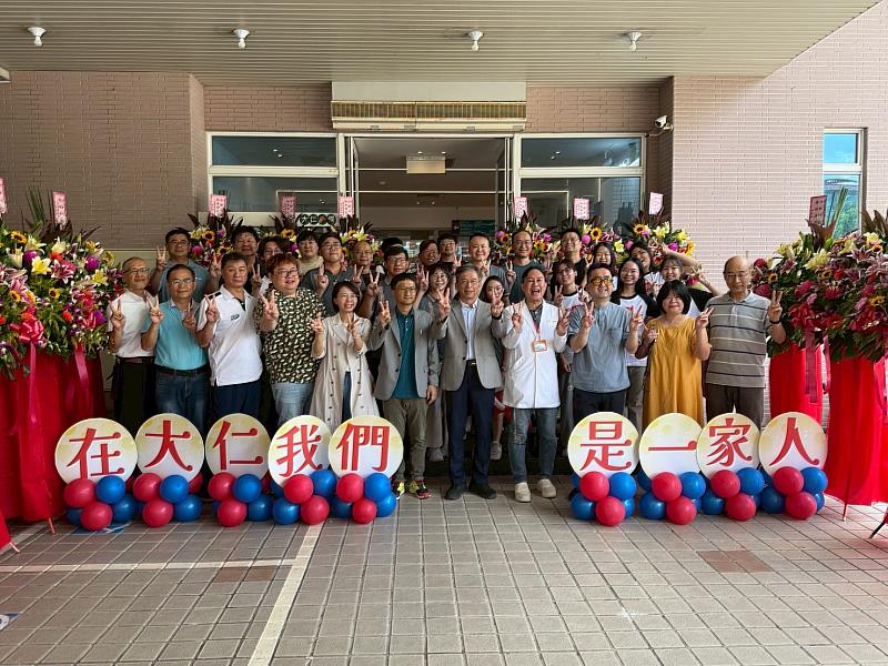 圖1、大仁科大9月10日在校內香榭大道舉辦「國際專修部」剪綵活動。