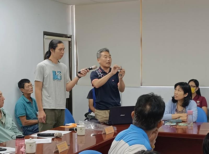 臺東分署於林農有約座談會中，介紹改良式獵具使用方式