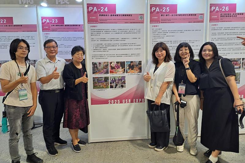 南大校長走訪USR EXPO展區，與師生互動交流，勉勵團隊在社會實踐上持續深耕。