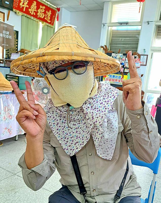 學員化身「蒙面女郎」,新奇又有趣的體驗讓現場笑聲不斷