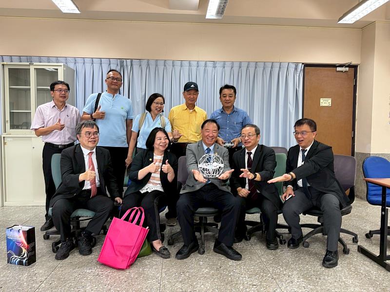 救國團葛永光主任應邀蒞臨吳鳳科技大學