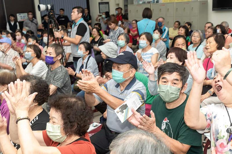 現場共吸引超過200位里鄰長與市民朋友參與，場面熱絡。