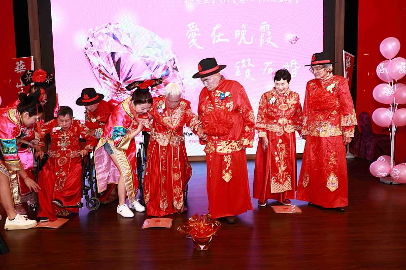 中秋亮起來 長輩幸福鑽石圓夢婚禮