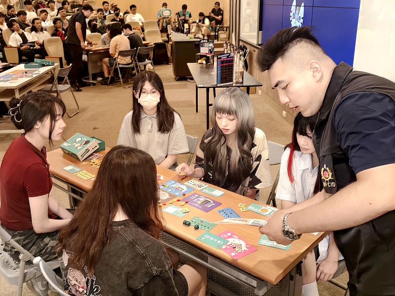 憲兵第三三二營反毒桌遊宣導（照片/校方提供）