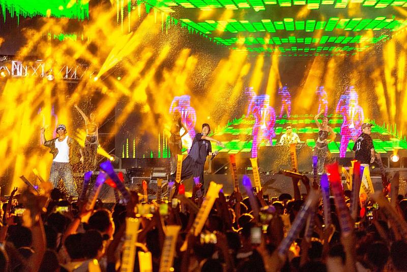 「2025嗨!出發吧來台東」演唱會圓滿落幕 2天吸粉超過12萬人 無圍牆音樂不停歇 藍海生活節、跨年接力登場(照片臺東縣政府提供)