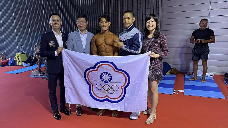 駐西班牙代表處到後台為國手們加油鼓勵