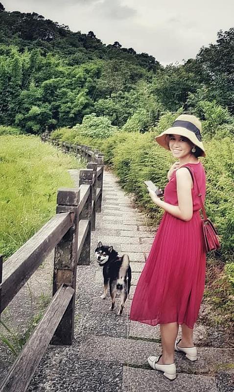 柴犬「霏霏」已是得勝者文教國文科老師方韻慈家裡的重要成員。