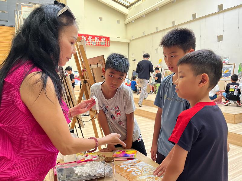 陳銘真藝術家現場示範