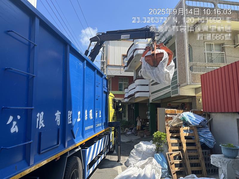 風災後石綿廢棄物清運加速,嘉義縣環保局簡化申請流程