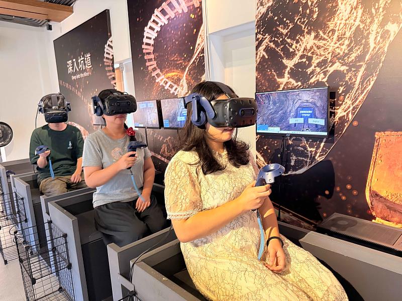 人氣沉浸式VR體驗「深入坑道」,於煉金樓登場