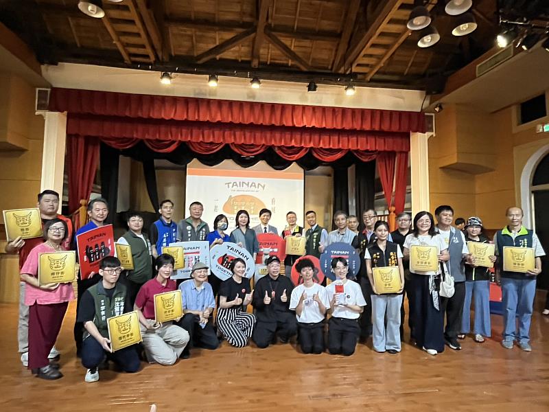 文化局推動「一起府城．打開大街」行動，將古地名記憶轉化為生活環境、商業與教育的媒介，喚醒城市與人的互動與感官連結。