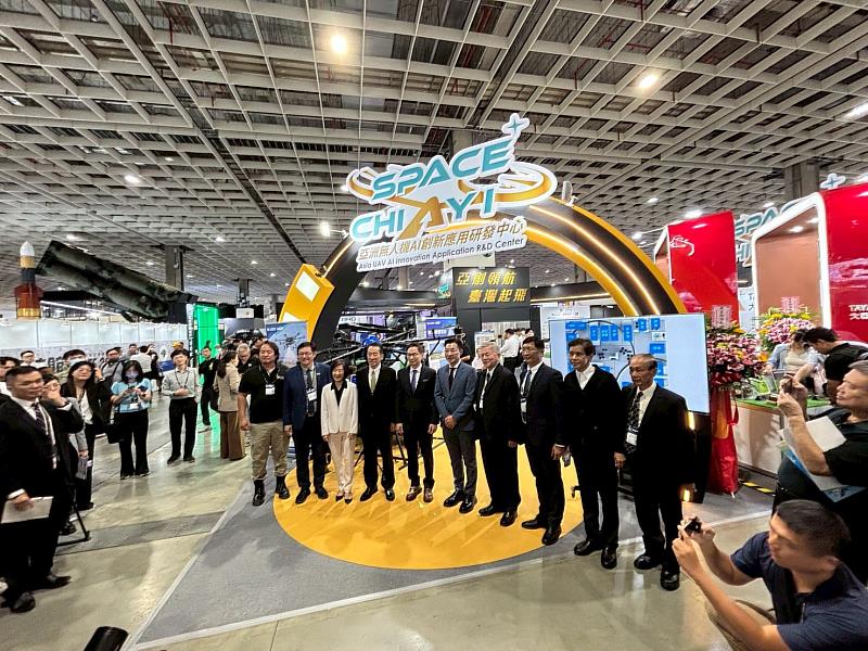 嘉義縣亞創中心21家廠商參加2025國防航太展