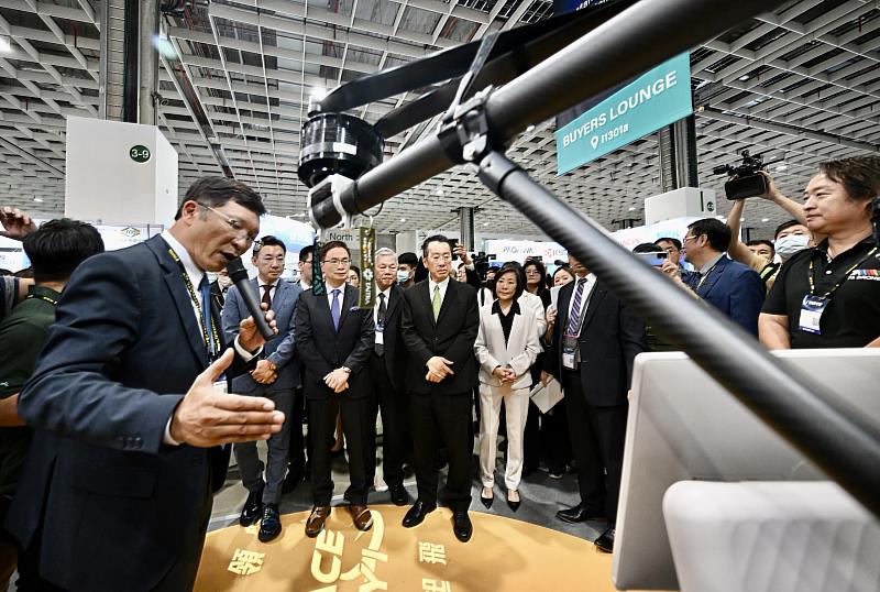 嘉義縣亞創中心21家廠商參加2025國防航太展