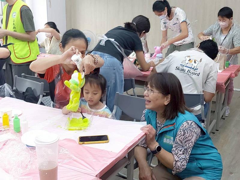 嘉縣流體熊萌萌登場 共享親子時光