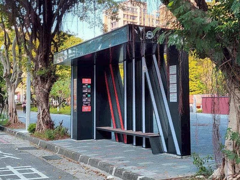 林口國家檔案館的智慧候車亭，開創多項嶄新交通服務。