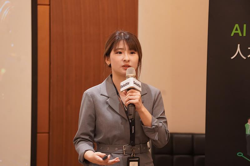 勤業眾信科技與轉型服務協理陳婷維。