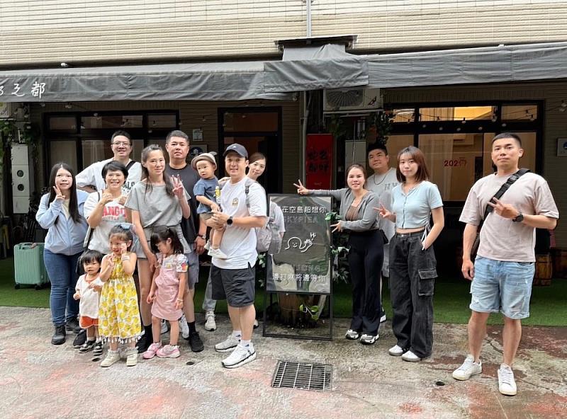 永慶房屋團隊互助的文化,同事間彼此互相支援,合力完成工作。