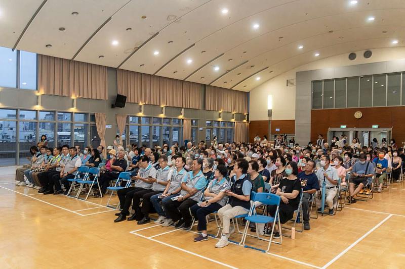 現場共吸引200位里鄰長與市民朋友參與，場面熱絡。
