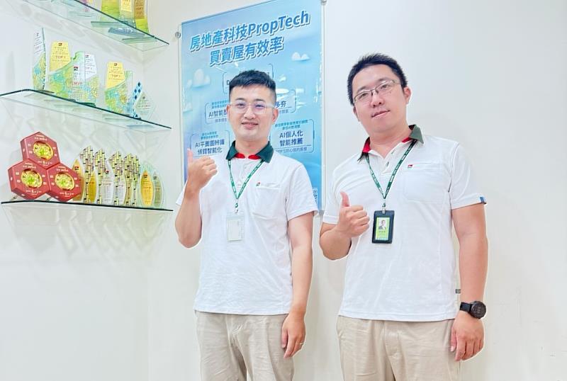 信義房屋奇岩重劃店林豈煒(右)、莊坤憲深耕社區,與住戶建立互信基礎,成為挽救生命的關鍵之一。