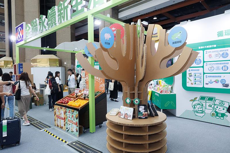 全聯永續新生活展場涵蓋公益行動、城市景觀、永續賣場,展現全聯集團在永續議題全方位的努力。