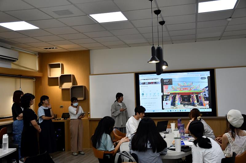 南大學生運用Google地圖規劃導覽路線,並進行英語即興發表,強化跨文化交流能力