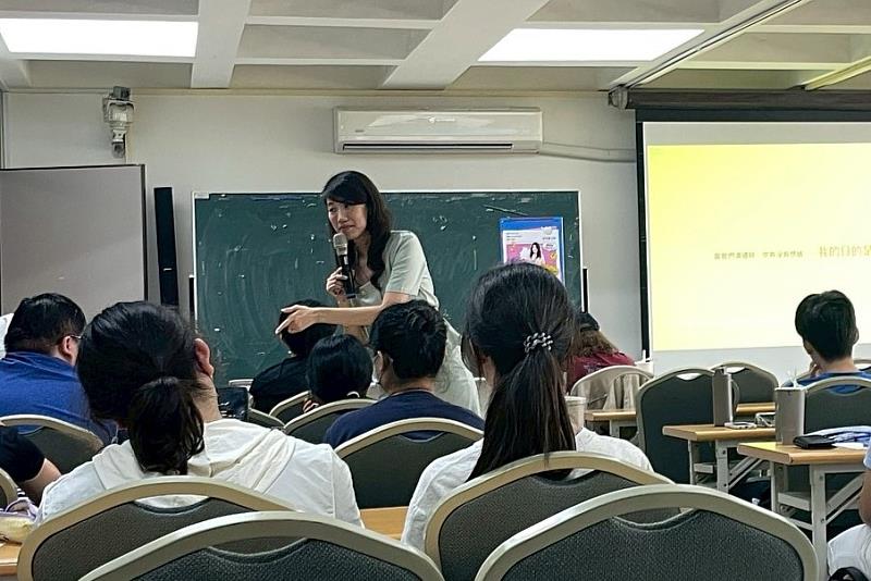 南大學生踴躍與講師互動問答，現場交流展現積極學習氛圍
