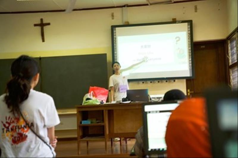 在服務的大學很受歡迎的中文課