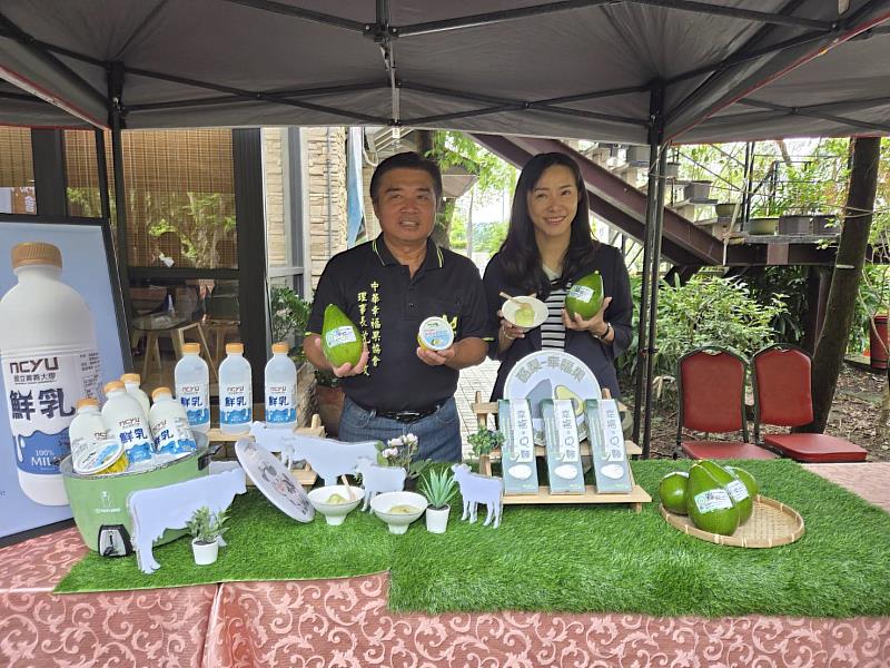 「酪梨三冠王」沈世政攜手嘉義大學推出創新冰品，酪梨牛奶雪花冰獲好評