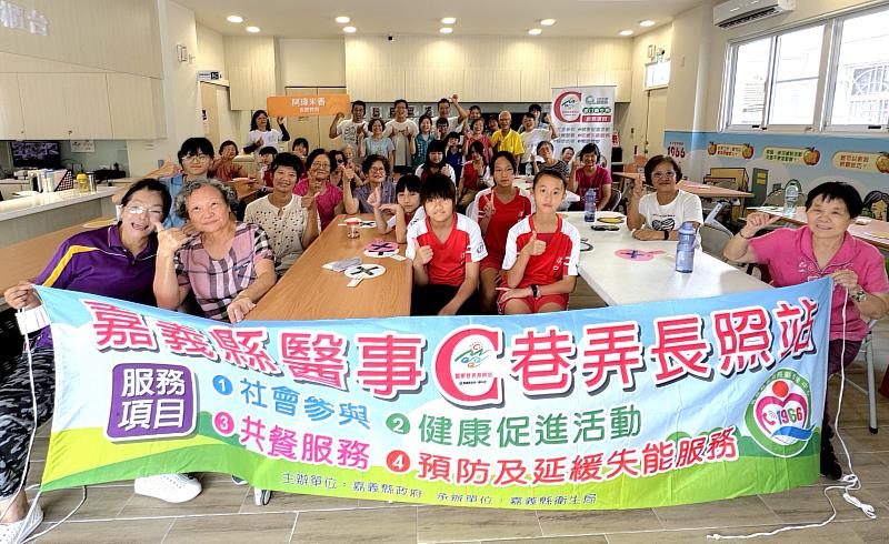 嘉義縣醫事C 阿公阿嬤帶領學童回憶爆米香樂趣