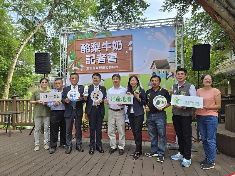 「酪梨三冠王」沈世政攜手嘉義大學推出創新冰品，酪梨牛奶雪花冰獲好評