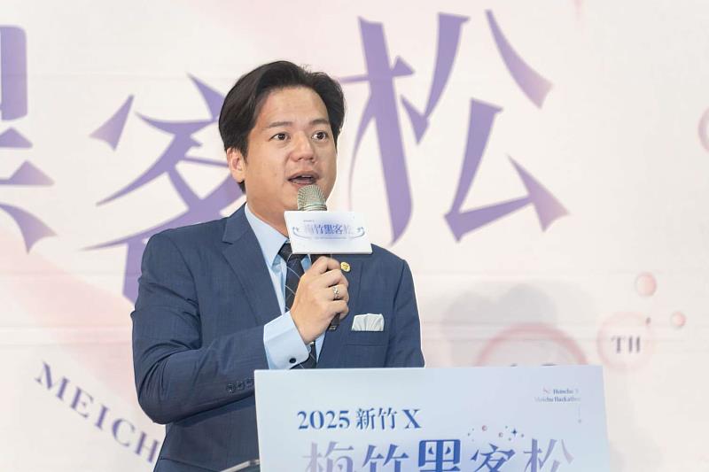 代理市長邱臣遠致詞勉勵。