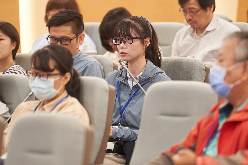 現場的海洋教育工作者也積極把握機會向講者請教