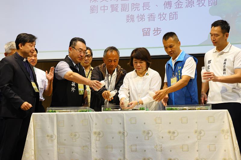 2025嘉義市城市祈禱早餐會 黃敏惠市長帶領市府團隊齊心為城市祈福